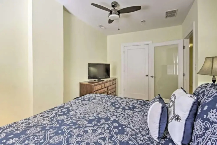 Executive furnished rentals at Light St