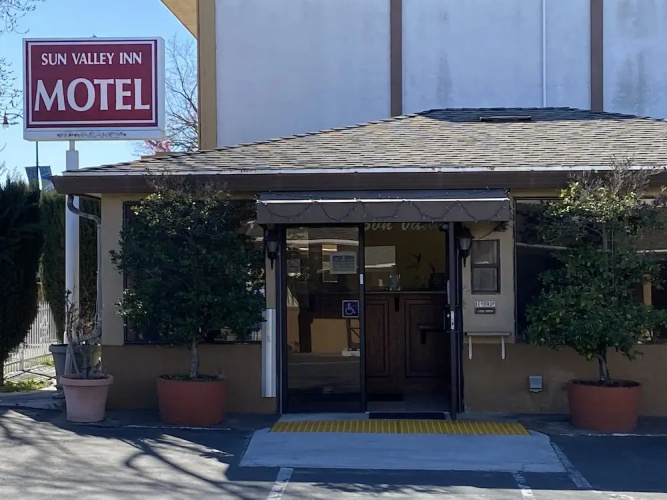 Sun Valley Inn - Concord, CA