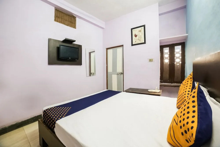 SPOT ON 45729 Hotel Kailash