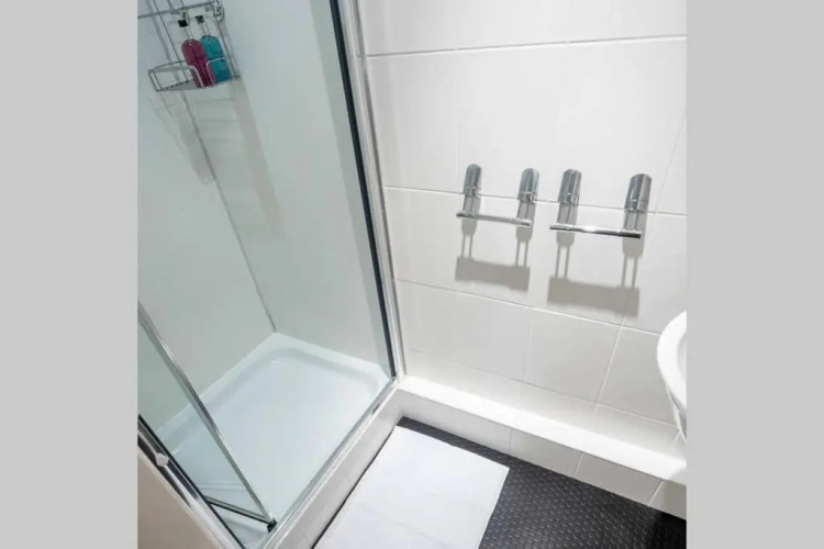 ☆ Central, Spacious Apartment Close to University☆