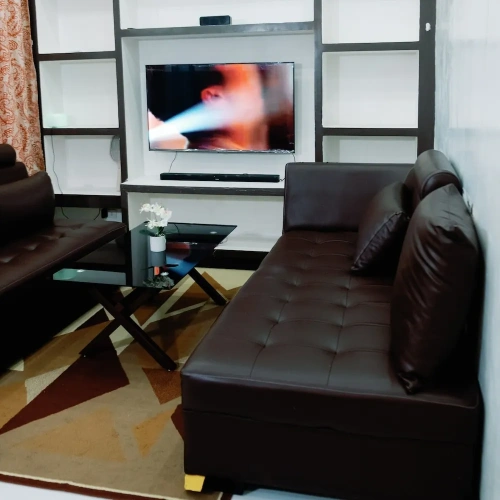 3 Bedrooms Cottage with balcony