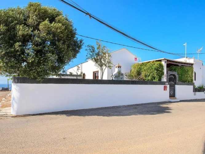 3 Bedrooms Villa