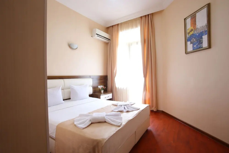 Hotel Aristocrat
