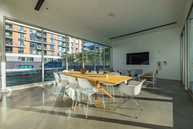 @marbella Lane - Chic 2BR Penthouse w/ Ocean Views