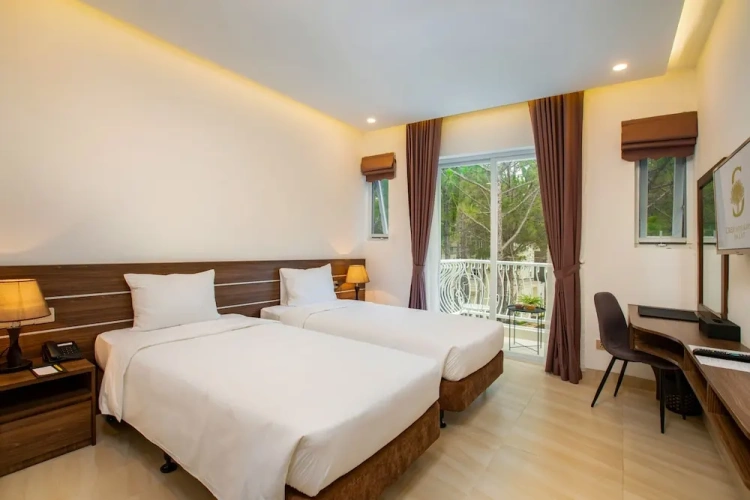 1 Bedroom Deluxe Double room with garden view