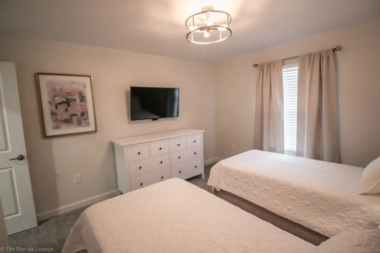 1561 PD - 4BR Poolside Paradise: Epic Getaway