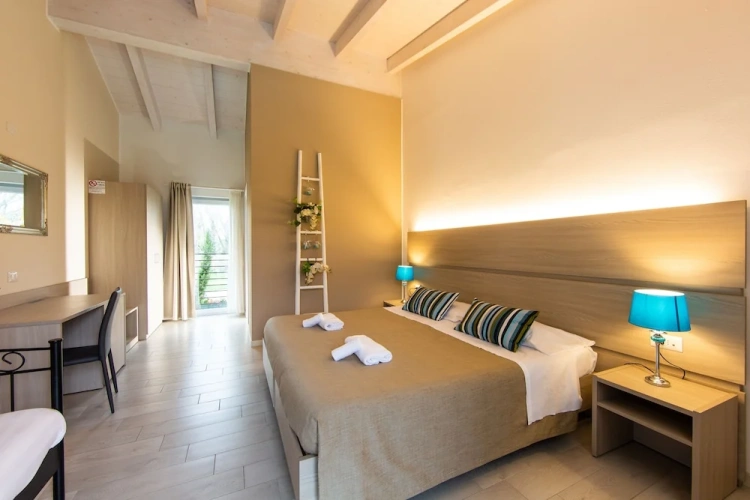 Superior Double room with pool view