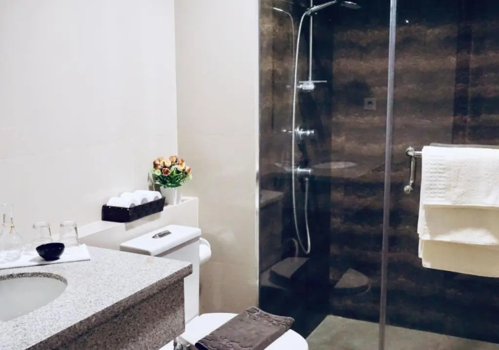 Lucky Tower Residence 2BR Top Floor Condo