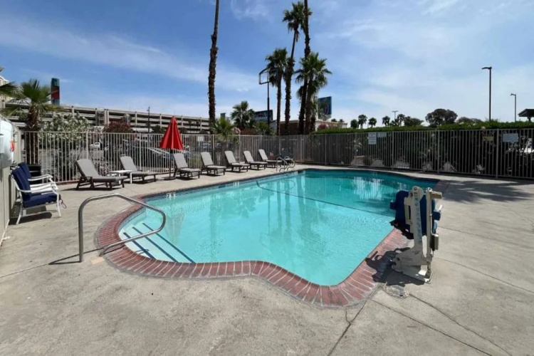 Howard Johnson by Wyndham Las Vegas Near The Strip photo 18