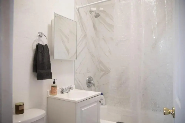 Charming Studio in Beverly Boulevard! Sleeps 2!