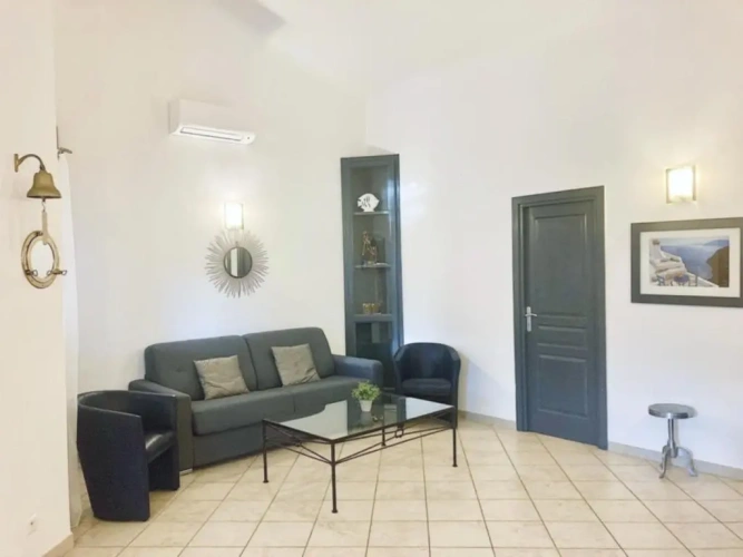 2 Bedrooms Villa