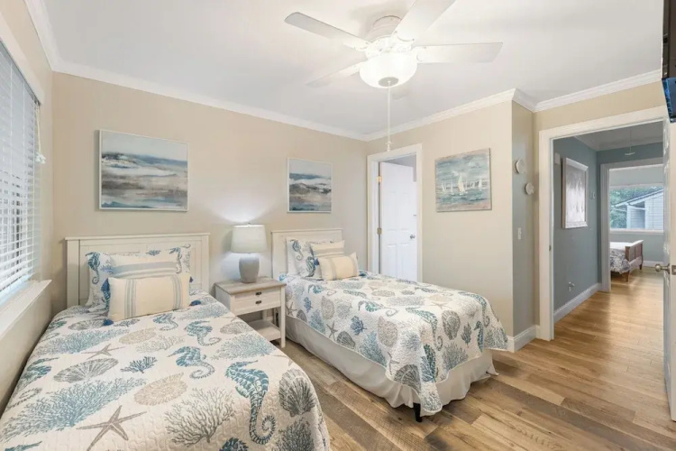 Forest Beach Villa 2 BDR for 6