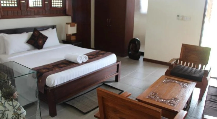Nur Guest House
