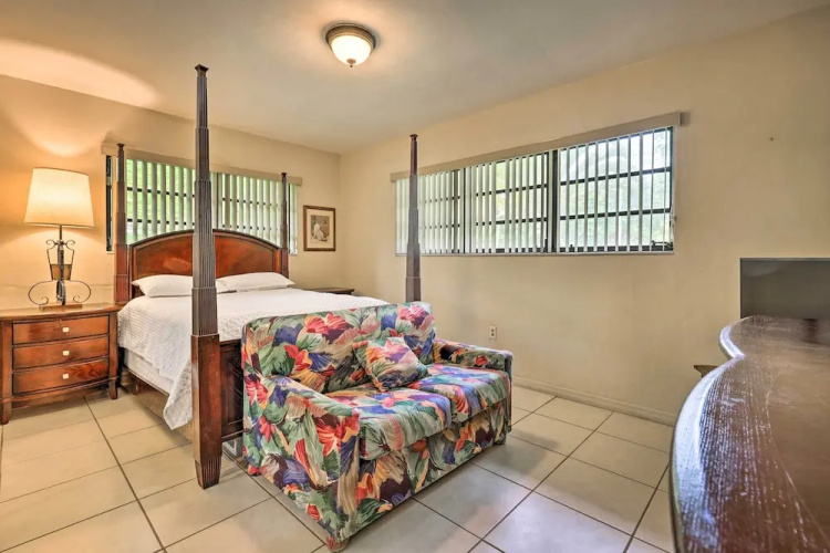 Home w/ Pool in Upscale Pinecrest Village