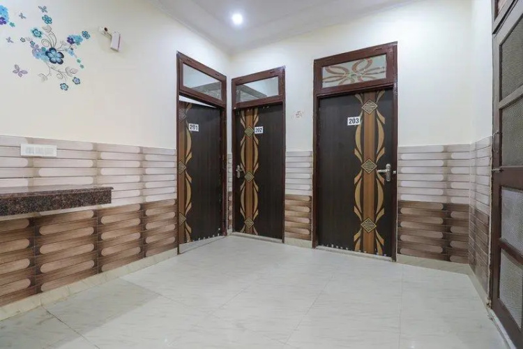 OYO 64662 Hotel Baba Residency