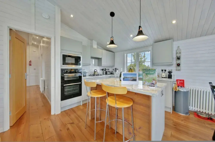 Host Stay Mahonia Lodge