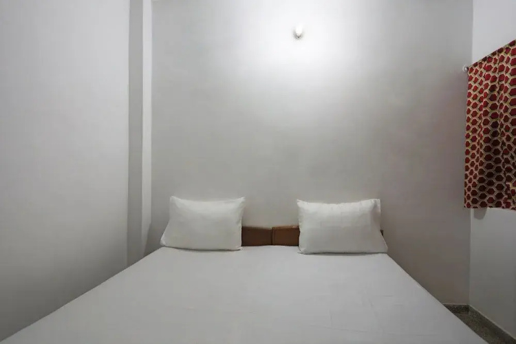 Hotel Black by OYO Rooms