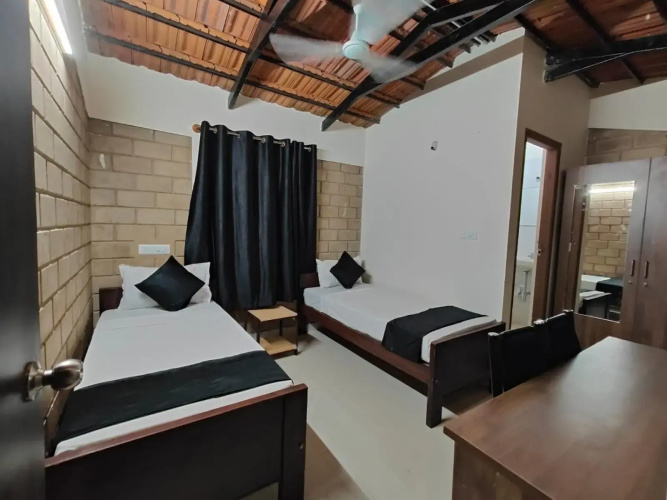 Minimal Poshtel