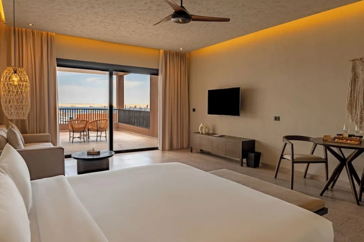 Family Suite with balcony and with partial sea view