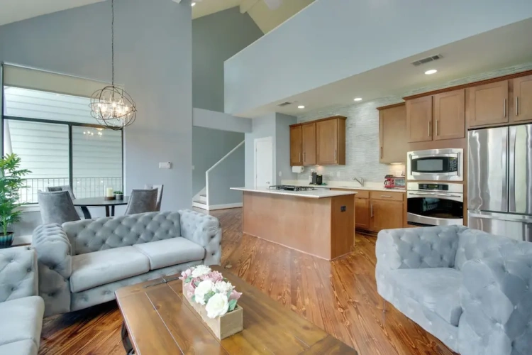 3 Bedrooms Cottage with balcony