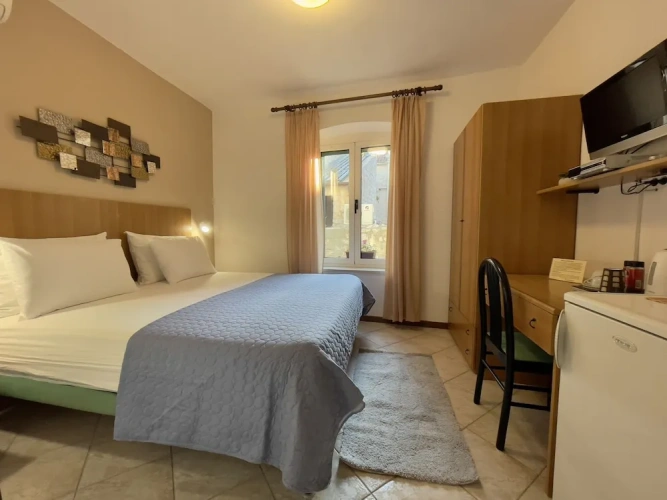 Standard Double room with city view