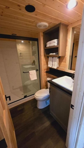 Luxury Cabin with Mountain View 4B
