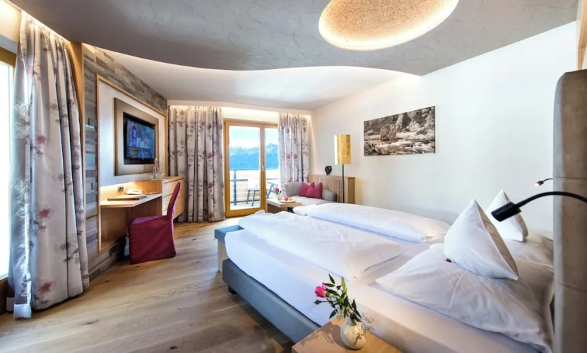Classic Double room with balcony and with mountain view