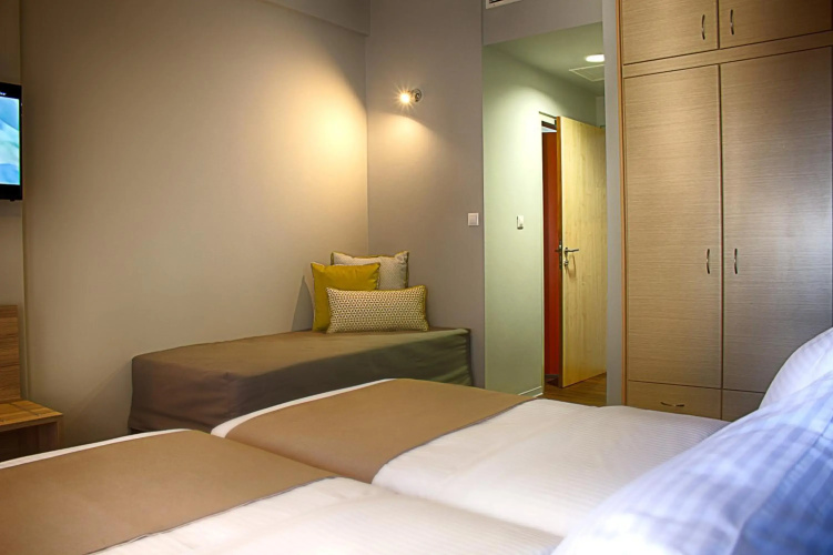 Athlos Hotel