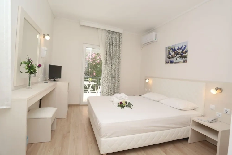 Standard Twin room with balcony