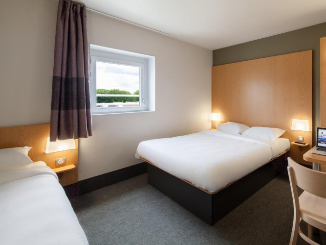 Triple room