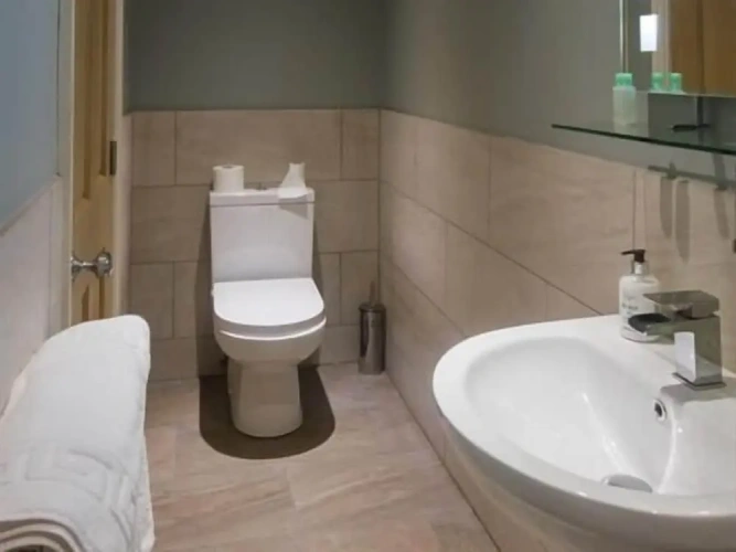 Luxury Double Basement room