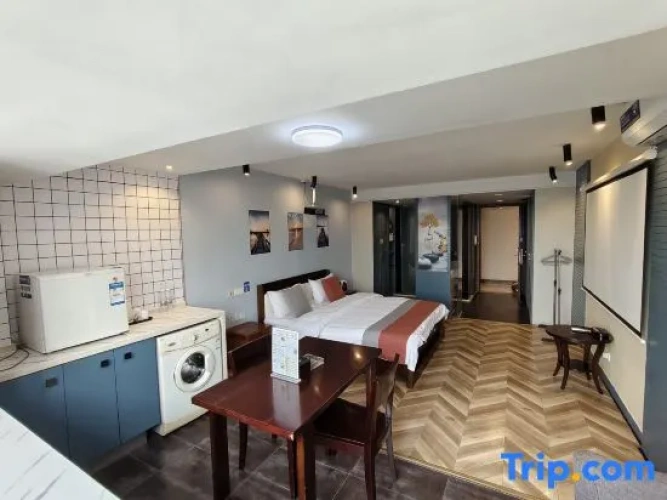 Standard Double room with street view
