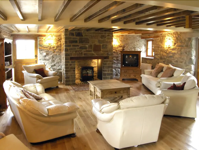 Glasfryn Barn