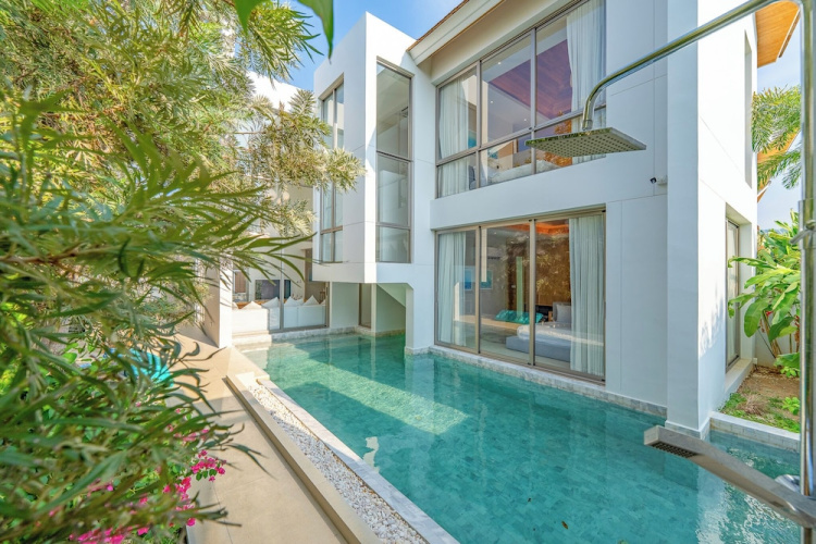 New Stunning Villa Very Modern V183