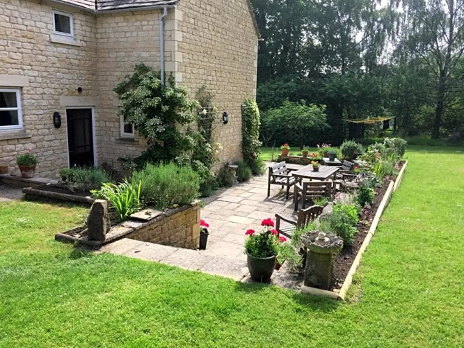 Whiteshoots Cottage