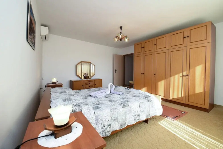 Apartment 1492