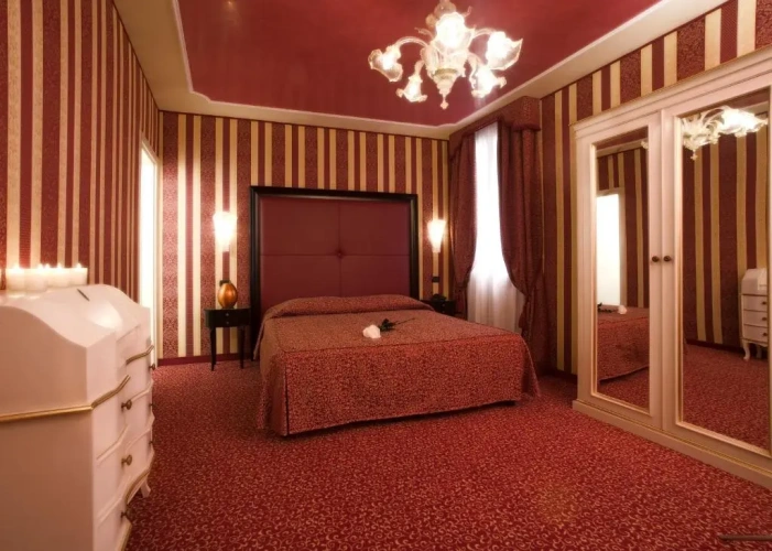 Superior Double room with canal view