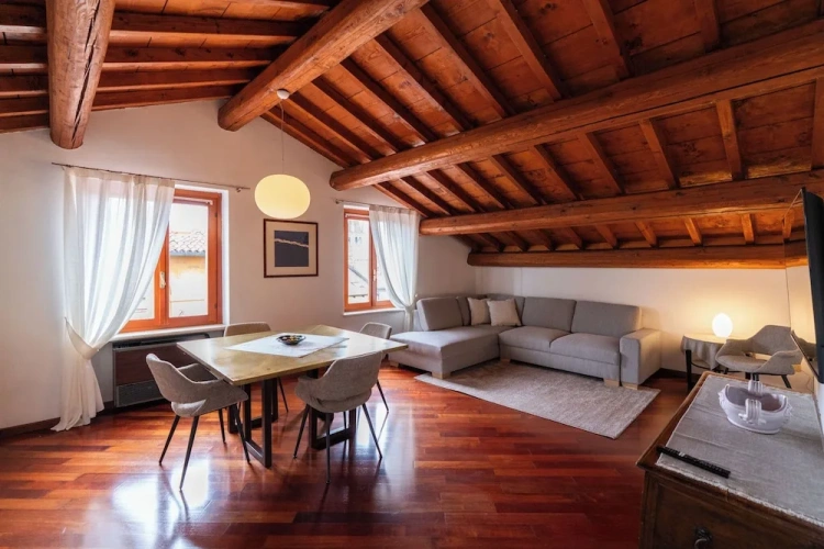 3 Bedrooms Apartment