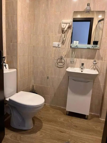 1 bedroom flat with free parking