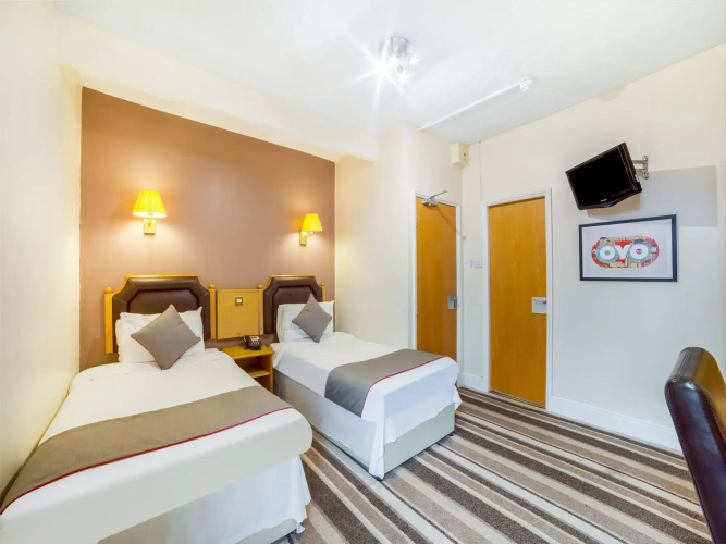 OYO Sandringham Hotel