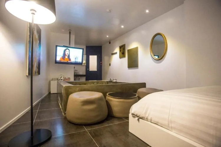 Pin & Fit House