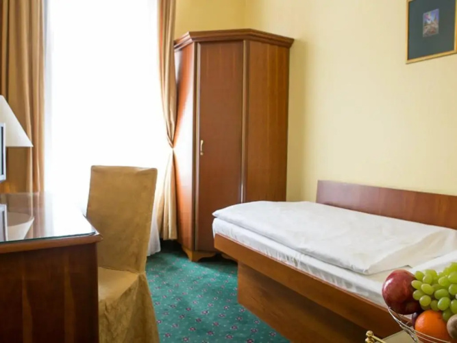 William Sivek Hotels