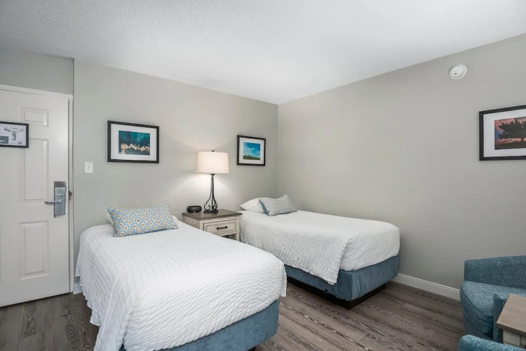 First Floor Standard Suite Bay View