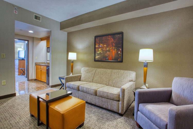 2 Bedrooms Double Suite