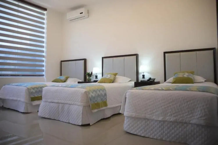 Standard Triple room