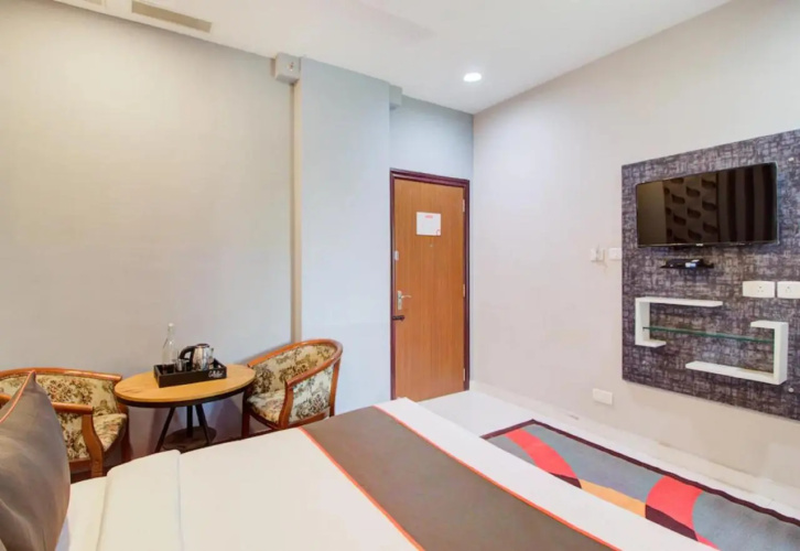 Aishwaryam Hotel