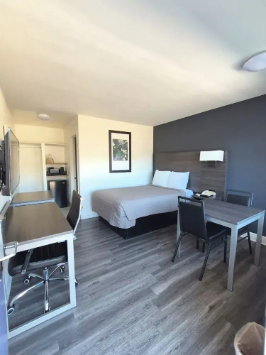 Budget Inn