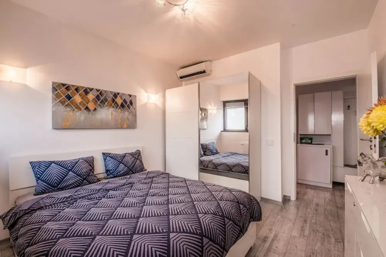 Luxury Penthouse Plaza Residence P1