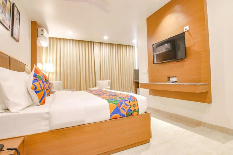Saltstayz Select - Huda City Center