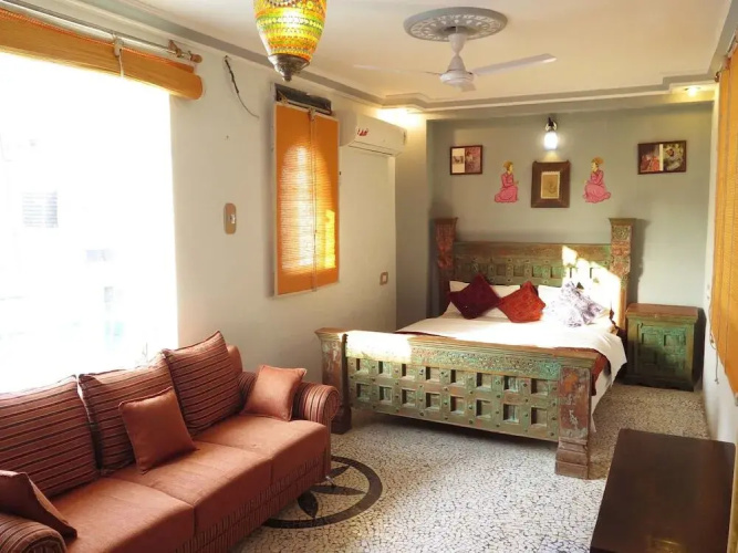 Pushp Guest House